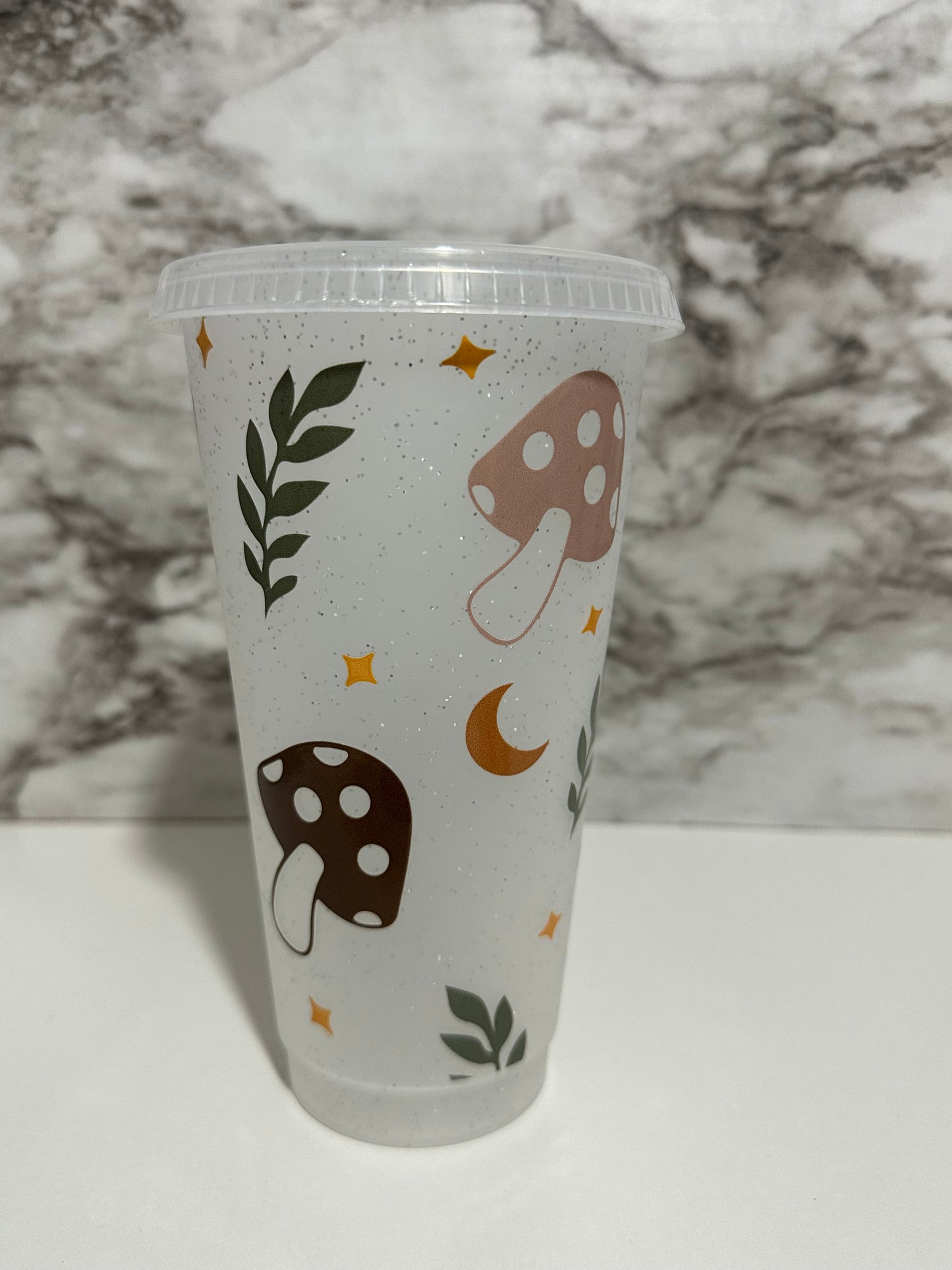 Mushroom Queen, Cup w Straw
