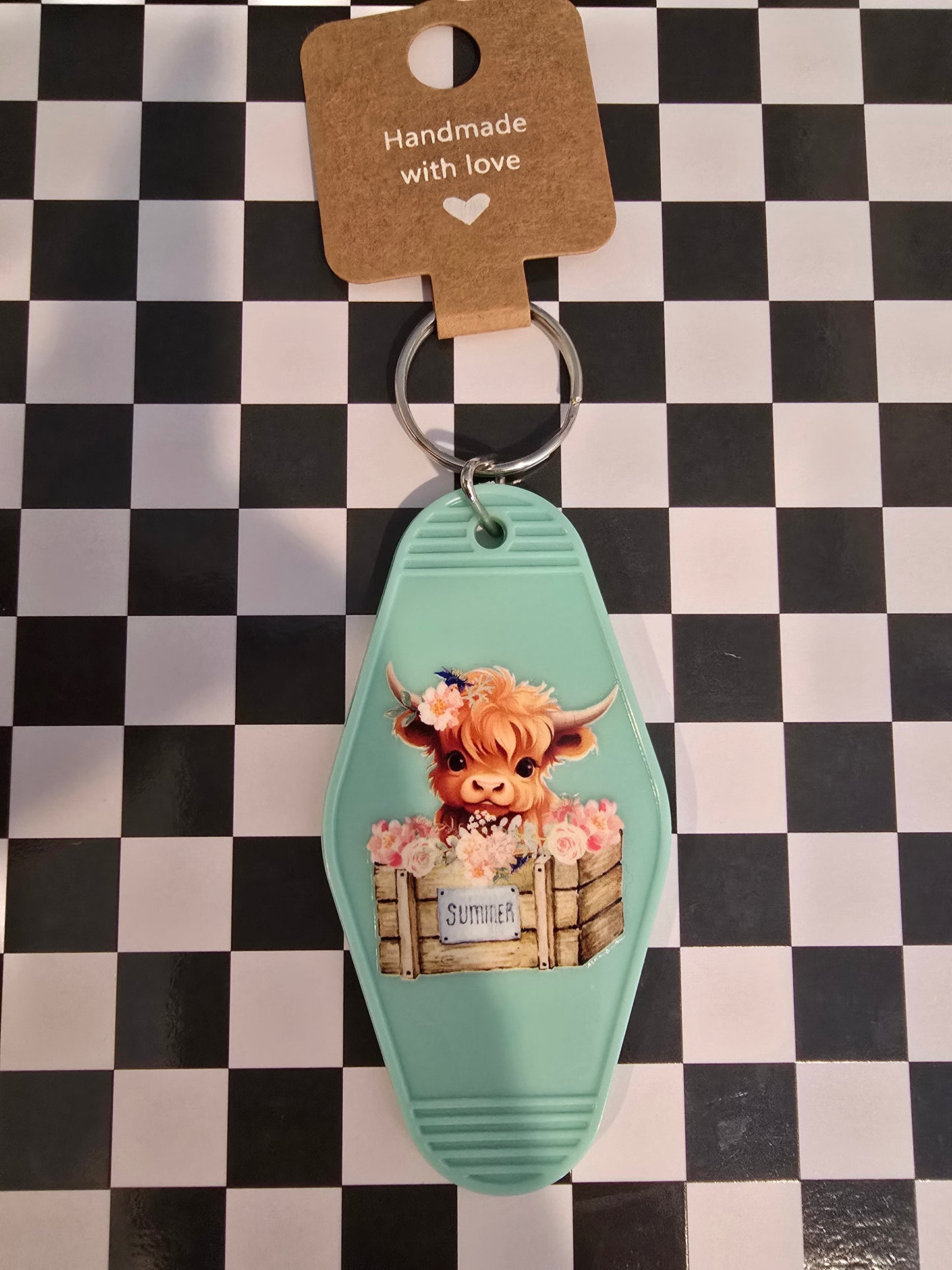 Highland Cow Crate Motel Keychain, Light Blue