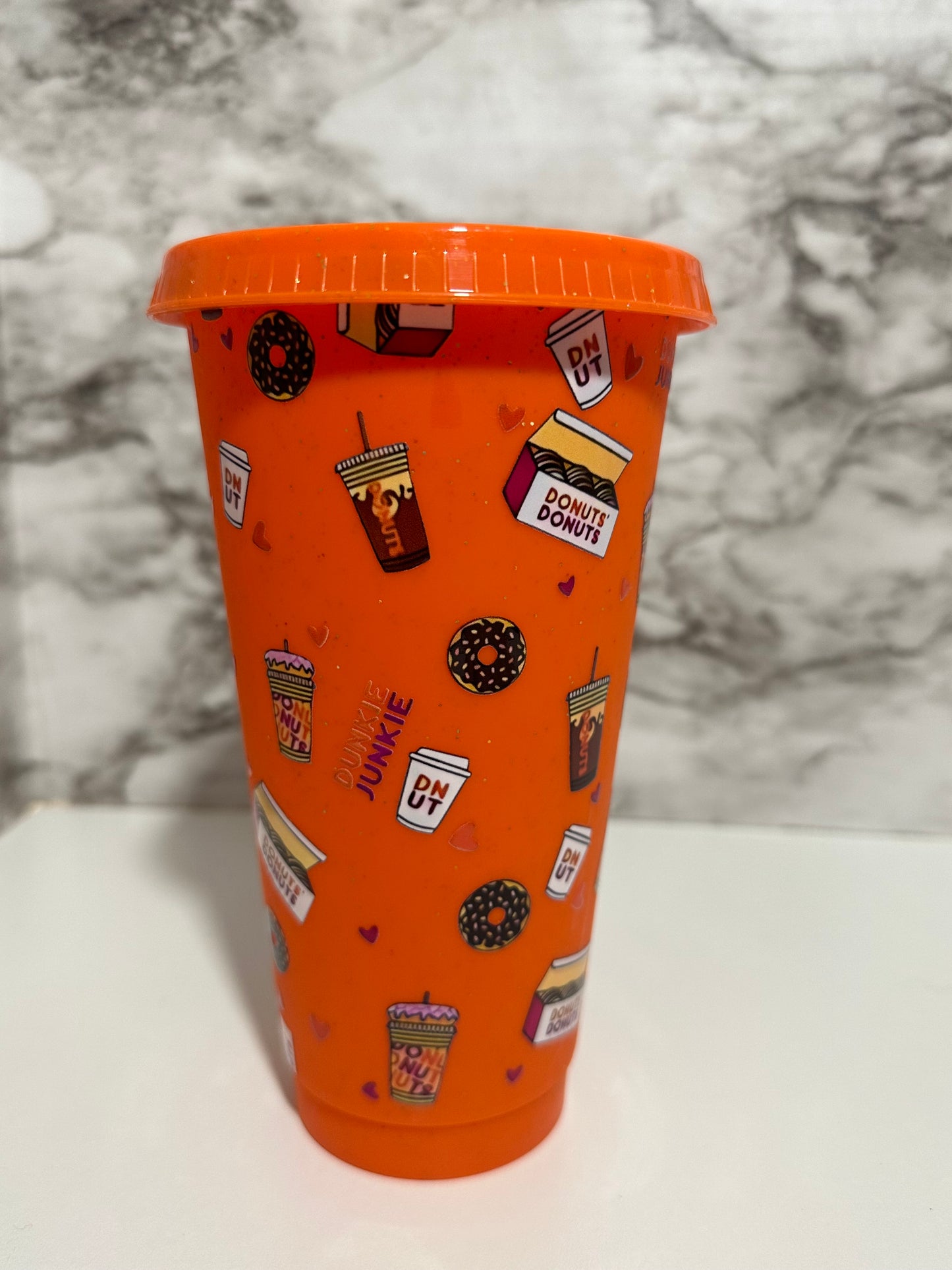 Dunkin’ Donuts Cup w Straw