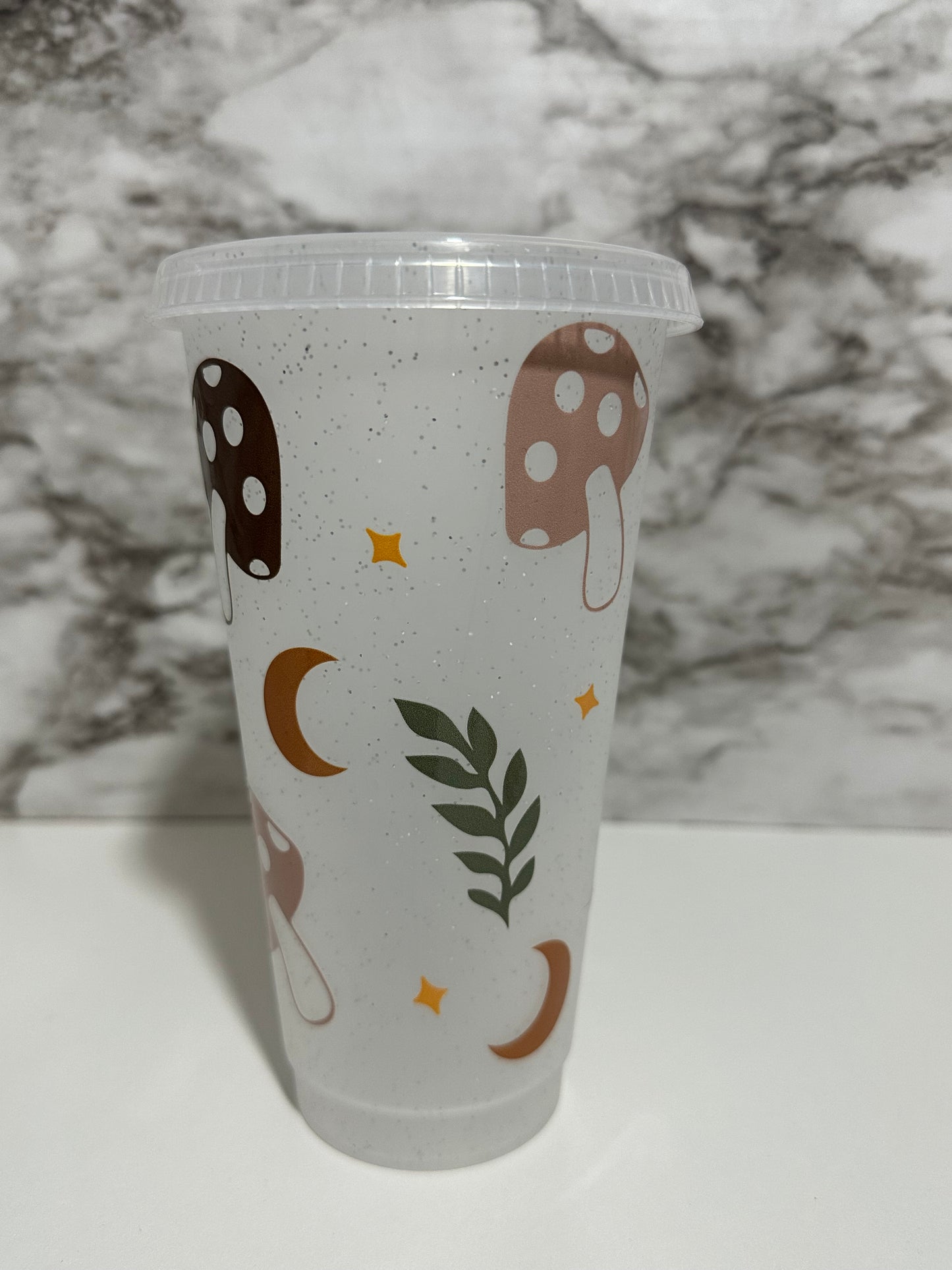 Mushroom Queen, Cup w Straw