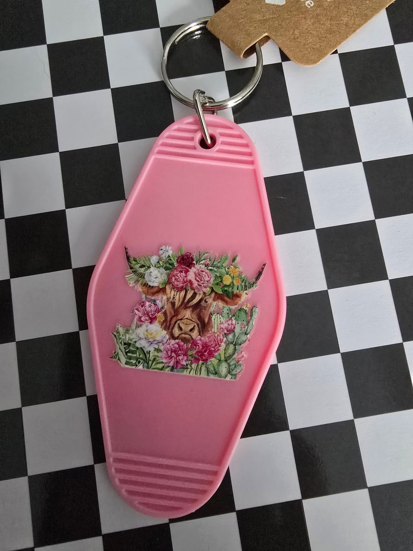Highland Cow Spring Floral Motel Keychain, Pink