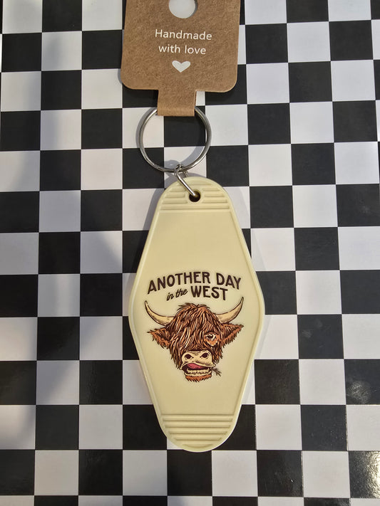 Western Day Motel Keychain, Tan